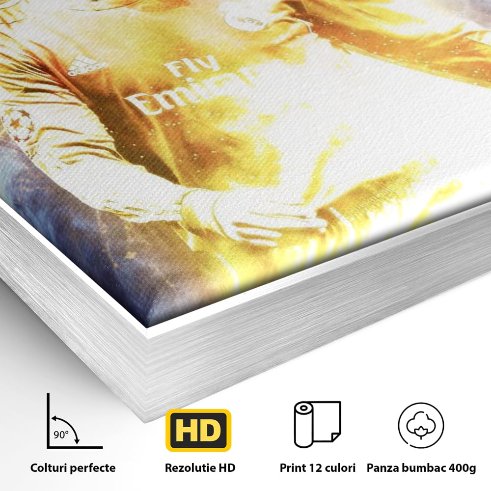 Detaliu al suprafetei: tablou canvas cu cristiano ronaldo, in rama de aluminiu argintiu